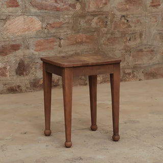 Setle Stool